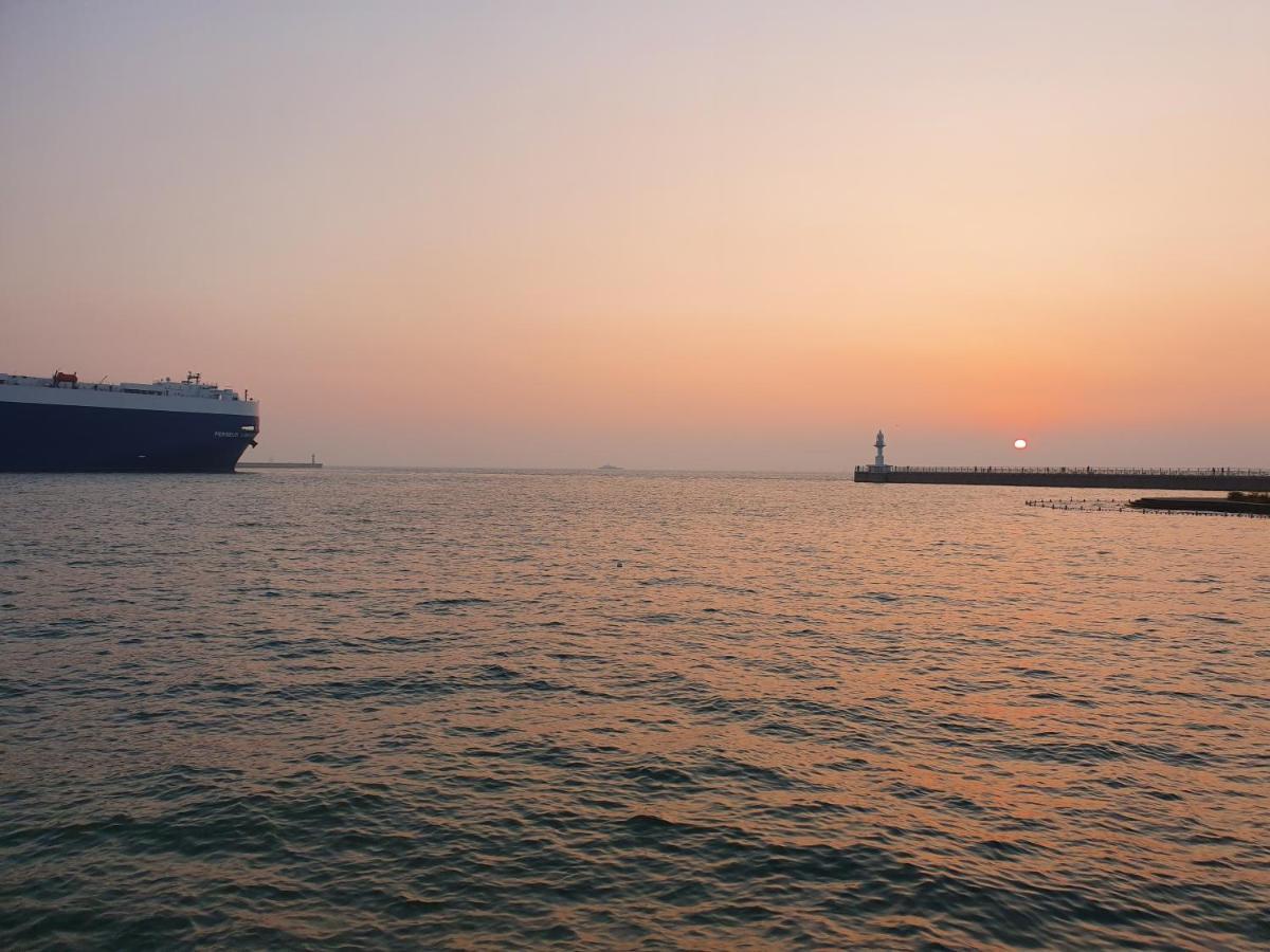 Sea Moon Tourist Hotel Incheon Exterior foto